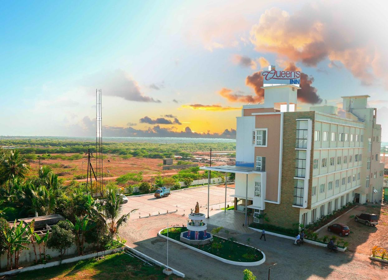 Hotel Queens Inn Веланканні Екстер'єр фото